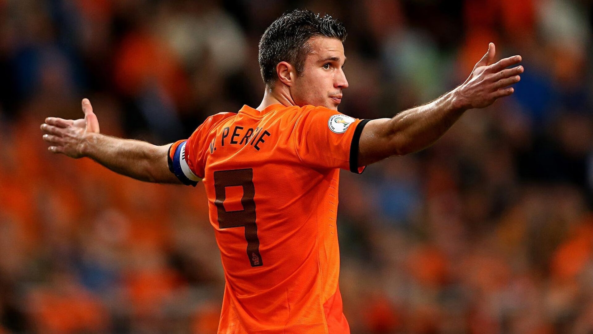 詹姆斯关键三分命中全场沸腾，詹姆斯常规赛三分命中率